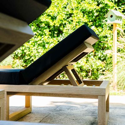 Reposera de exterior reclinable con tapizado náutico — colección Reposeras Velenza